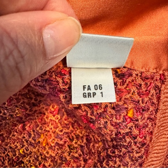 St .John Chic Pink and Orange Tweed Jacket - Picture 11 of 11